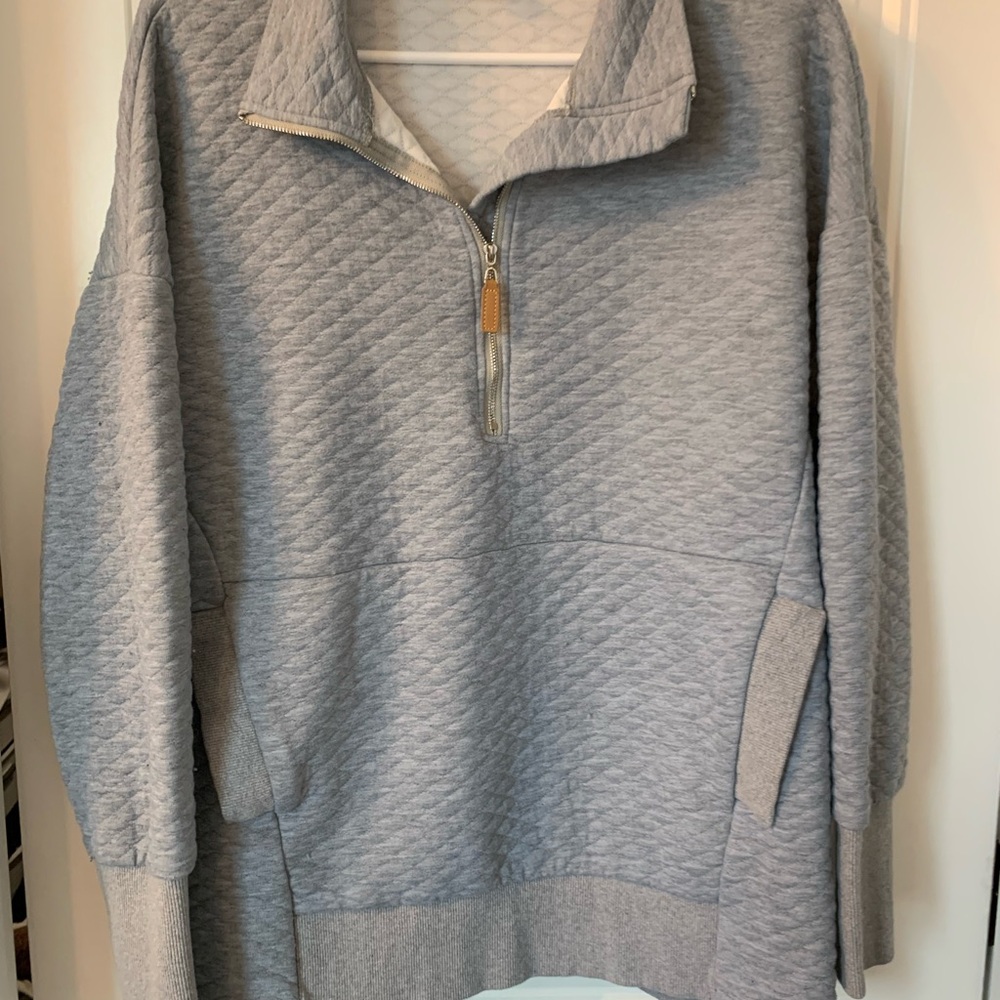 Gray Quilted Women's Pullover
